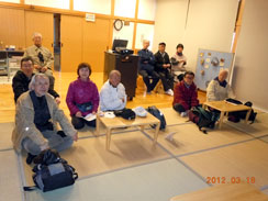 �p�[�N�Z���^�[�K�C�_���X�z�[���Ő������󂯂�