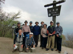 霧山山頂にて、明るい笑顔