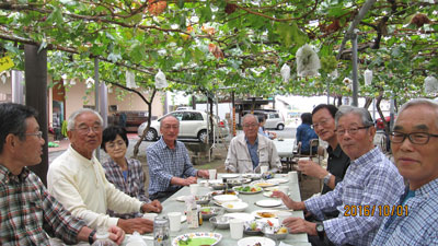 皆さん満ち足りた顔をして