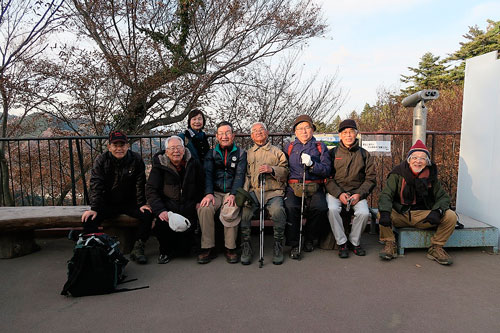高尾山ケーブルカー高尾山駅乗り場にて