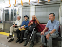 中央本線車内にて（２）